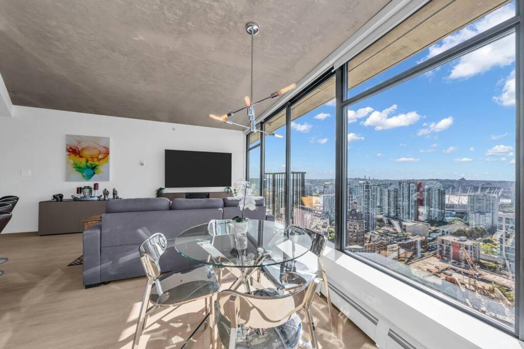 Skyview, 40Th Floor! 2Br Condo In Downtown แวนคูเวอร์ ภายนอก รูปภาพ
