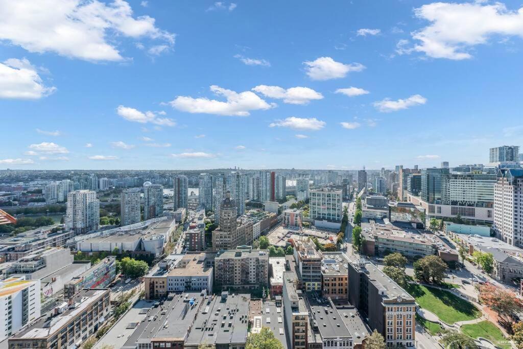 Skyview, 40Th Floor! 2Br Condo In Downtown แวนคูเวอร์ ภายนอก รูปภาพ